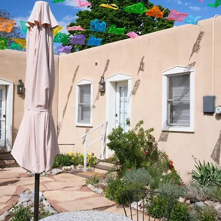 Dos Hermanas Casita 3 Downtown Courtyard Santa Fe Exterior photo
